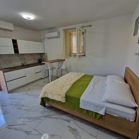 Sunce Apartment เวอร์บนิค ภายนอก รูปภาพ